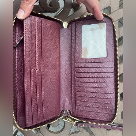 MICHAEL KORS Merlot Jet Set zip around wallet wristlet - Picture 6 of 6